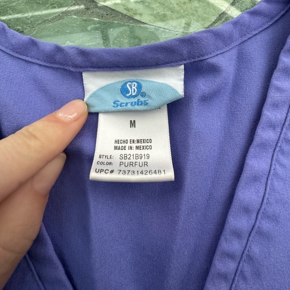 SB Scrubs Women’s Medium Scrub Top - Picture 2 of 3